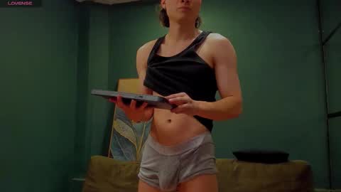 enzo_steel online show from December 2025 10:15:02 PM