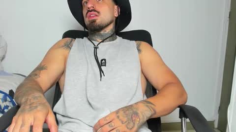 Snapshot of enzoaren chatting on October 2025 01:09:01 AM Enzo Aren online show from October 2025 01:09:01 AM