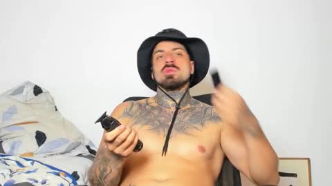 Snapshot of enzoaren chatting on October 2025 01:06:01 AM Enzo Aren online show from October 2025 01:06:01 AM