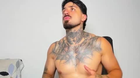 Snapshot of enzoaren chatting on October 2025 12:11:01 AM Enzo Aren online show from October 2025 12:11:01 AM