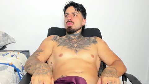 Snapshot of enzoaren chatting on October 2025 12:22:01 AM Enzo Aren online show from October 2025 12:22:01 AM