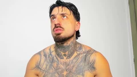 Enzo Aren online show from November 2025 12:33:01 AM