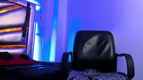 Enzo Pratt online show from February 2025 06:03:01 AM