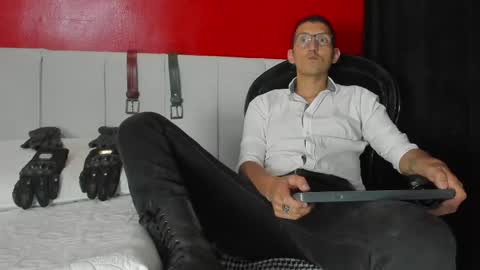 Enzo Pratt online show from March 2025 03:35:02 AM