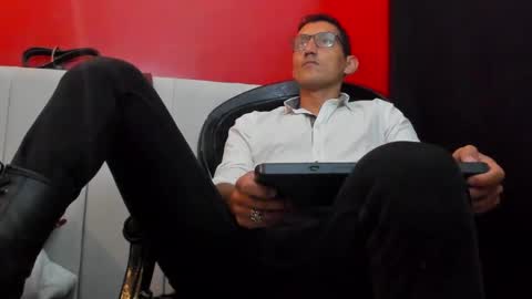Enzo Pratt online show from March 2025 03:43:01 AM