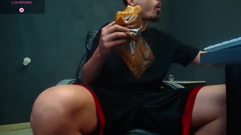 Snapshot of enzorace chatting on September 2025 04:59:02 AM EnzoRace online show from September 2025 04:59:02 AM