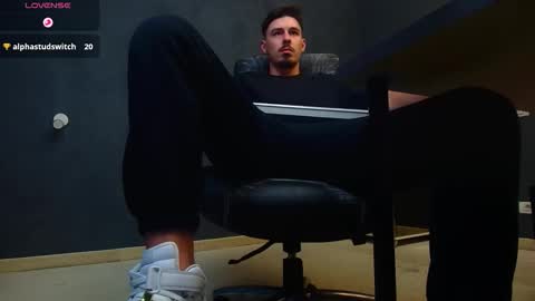 Snapshot of enzorace chatting on October 2025 05:24:01 AM EnzoRace online show from October 2025 05:24:01 AM