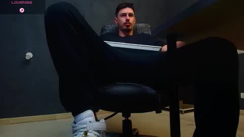 EnzoRace online show from October 2025 05:36:02 AM