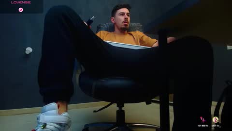 EnzoRace online show from October 2025 05:27:02 AM