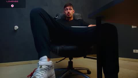 Snapshot of enzorace chatting on October 2025 10:38:01 AM EnzoRace online show from October 2025 10:38:01 AM