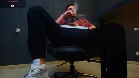 Snapshot of enzorace chatting on October 2025 04:56:01 AM EnzoRace online show from October 2025 04:56:01 AM