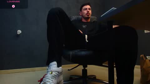 Snapshot of enzorace chatting on October 2025 05:44:02 AM EnzoRace online show from October 2025 05:44:02 AM