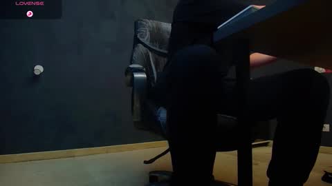 Snapshot of enzorace chatting on November 2025 05:30:02 AM EnzoRace online show from November 2025 05:30:02 AM