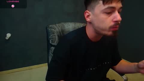 Snapshot of enzorace chatting on November 2025 05:46:01 AM EnzoRace online show from November 2025 05:46:01 AM