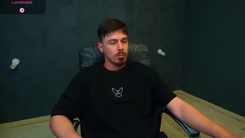 Snapshot of enzorace chatting on November 2025 05:24:01 AM EnzoRace online show from November 2025 05:24:01 AM