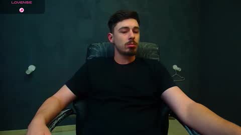 Snapshot of enzorace chatting on November 2025 06:02:01 AM EnzoRace online show from November 2025 06:02:01 AM