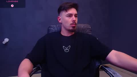 Snapshot of enzorace chatting on November 2025 05:29:02 AM EnzoRace online show from November 2025 05:29:02 AM