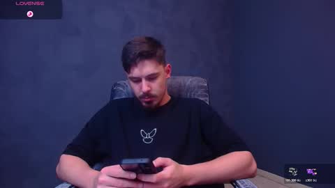 Snapshot of enzorace chatting on December 2025 05:35:02 AM EnzoRace online show from December 2025 05:35:02 AM