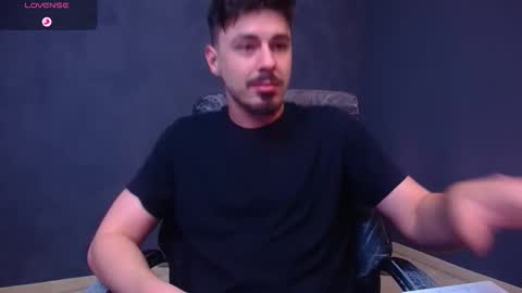 Snapshot of enzorace chatting on December 2025 08:07:02 AM EnzoRace online show from December 2025 08:07:02 AM