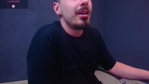 Snapshot of enzorace chatting on December 2025 06:05:02 PM EnzoRace online show from December 2025 06:05:02 PM