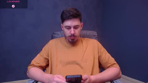 Snapshot of enzorace chatting on December 2025 06:11:01 AM EnzoRace online show from December 2025 06:11:01 AM