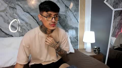 Snapshot of enzorodriguezz chatting on October 2025 12:27:01 PM Enzo Rodriguez online show from October 2025 12:27:01 PM