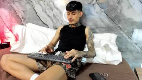 Snapshot of enzorodriguezz chatting on October 2025 12:37:02 PM Enzo Rodriguez online show from October 2025 12:37:02 PM