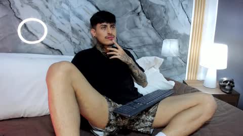 Snapshot of enzorodriguezz chatting on October 2025 12:41:02 PM Enzo Rodriguez online show from October 2025 12:41:02 PM