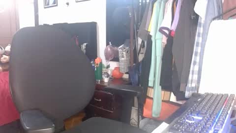 enzoyarack online show from November 2025 01:55:02 AM