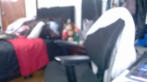 enzoyarack online show from November 2025 02:23:02 AM