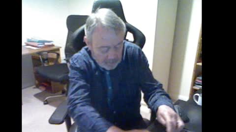 Snapshot of erasmus_d chatting on December 2024 05:59:01 PM erasmus_d online show from December 2024 05:59:01 PM