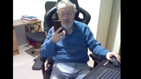 Snapshot of erasmus_d chatting on January 2025 07:00:02 PM erasmus_d online show from January 2025 07:00:02 PM