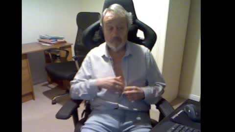 Snapshot of erasmus_d chatting on February 2025 05:50:01 PM erasmus_d online show from February 2025 05:50:01 PM