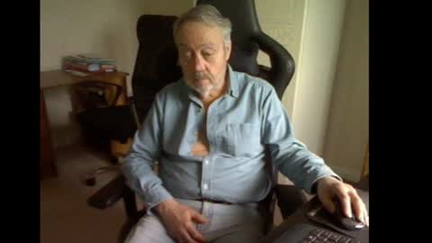 Snapshot of erasmus_d chatting on March 2025 05:33:01 PM erasmus_d online show from March 2025 05:33:01 PM