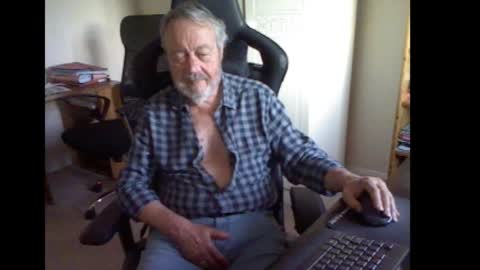 Snapshot of erasmus_d chatting on September 2025 05:49:01 PM erasmus_d online show from September 2025 05:49:01 PM