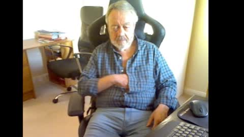 Snapshot of erasmus_d chatting on October 2025 04:27:02 PM erasmus_d online show from October 2025 04:27:02 PM