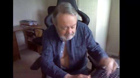 Snapshot of erasmus_d chatting on October 2025 04:41:01 PM erasmus_d online show from October 2025 04:41:01 PM