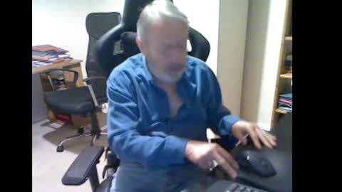 Snapshot of erasmus_d chatting on November 2025 05:33:02 PM erasmus_d online show from November 2025 05:33:02 PM