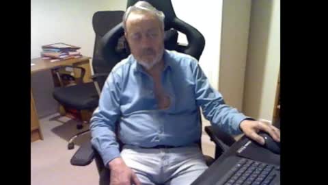 Snapshot of erasmus_d chatting on February 2026 05:40:02 PM erasmus_d online show from February 2026 05:40:02 PM