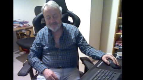 Snapshot of erasmus_d chatting on February 2026 06:19:01 PM erasmus_d online show from February 2026 06:19:01 PM