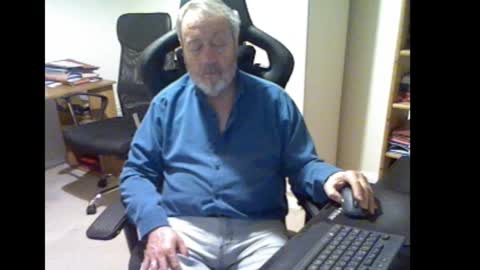 Snapshot of erasmus_d chatting on March 2026 06:21:01 PM erasmus_d online show from March 2026 06:21:01 PM