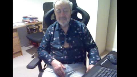 Snapshot of erasmus_d chatting on March 2026 05:54:01 PM erasmus_d online show from March 2026 05:54:01 PM