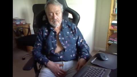 Snapshot of erasmus_d chatting on March 2026 05:52:02 PM erasmus_d online show from March 2026 05:52:02 PM