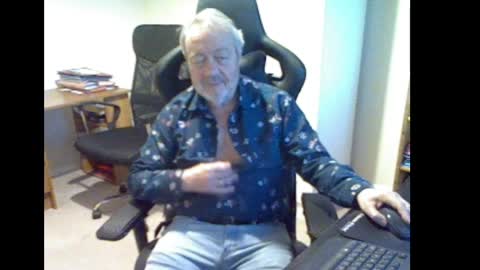 Snapshot of erasmus_d chatting on March 2026 06:40:02 PM erasmus_d online show from March 2026 06:40:02 PM