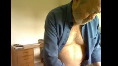 erasmus_d online show from May 2026 05:10:01 PM