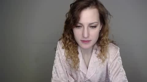 Snapshot of erdbeeren_mit_sahne chatting on January 2025 12:30:01 PM Erdbeeren mit Sahne online show from January 2025 12:30:01 PM