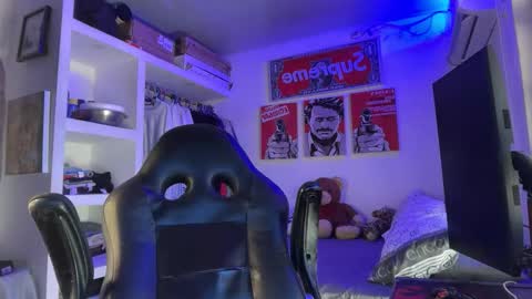 Snapshot of eren_blade_ chatting on March 2026 08:25:01 PM Tht BOSS Eren online show from March 2026 08:25:01 PM