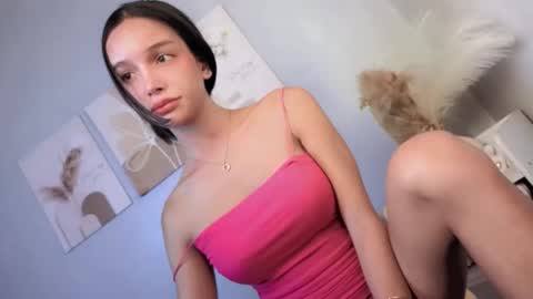 Snapshot of eres_guapa chatting on April 2026 06:05:01 AM Elisa online show from April 2026 06:05:01 AM