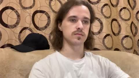 Snapshot of eric_blond chatting on November 2025 06:52:02 PM Eric online show from November 2025 06:52:02 PM