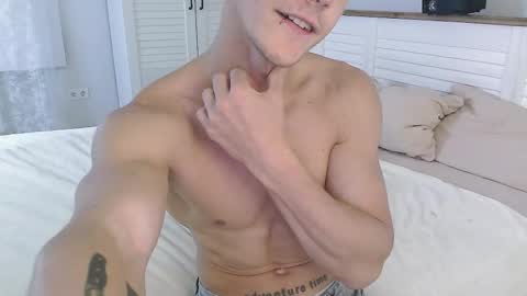 Eric Crush online show from September 2025 07:23:01 AM